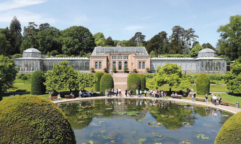 Blick in den Zoologischen Garten mit See und Landhaus