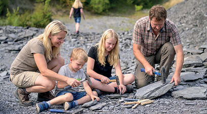 Auf Fossiliensuche im Urweltsteinbruch Holzmaden